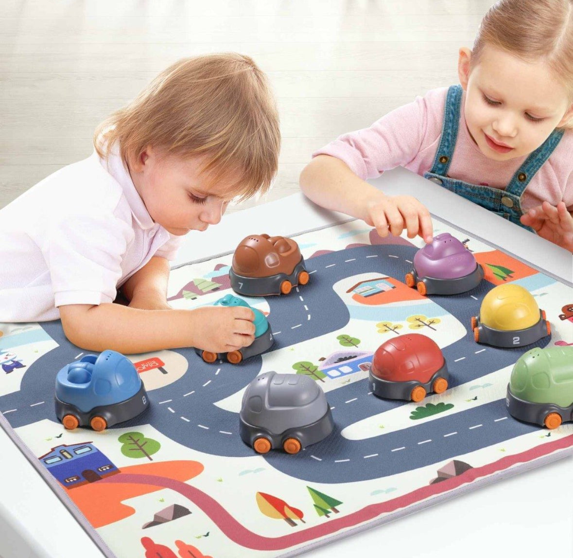 Stacking cars toy with play mat