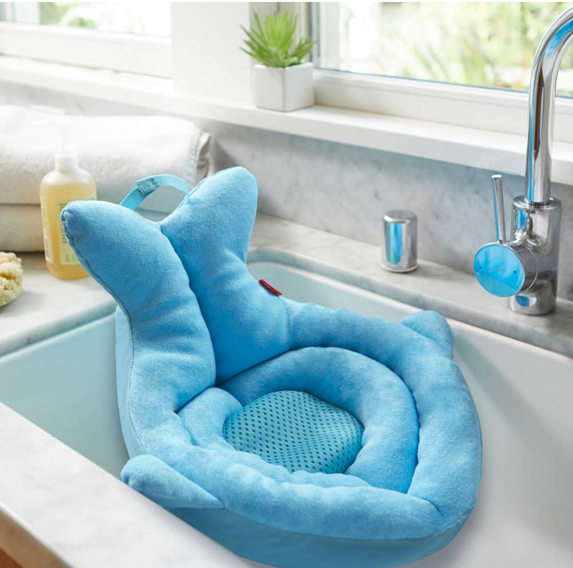 Moby soft spot sink bather